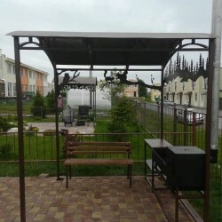 Мангальная беседка с мангалом, столиком и лавкой