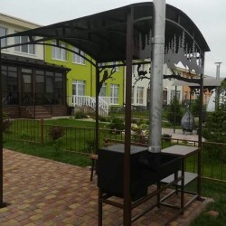 Мангальная беседка с мангалом, столиком и лавкой